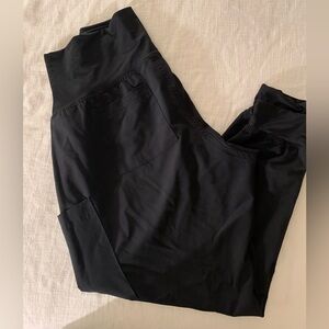 Maternity scrubs(black)
Size Large petite